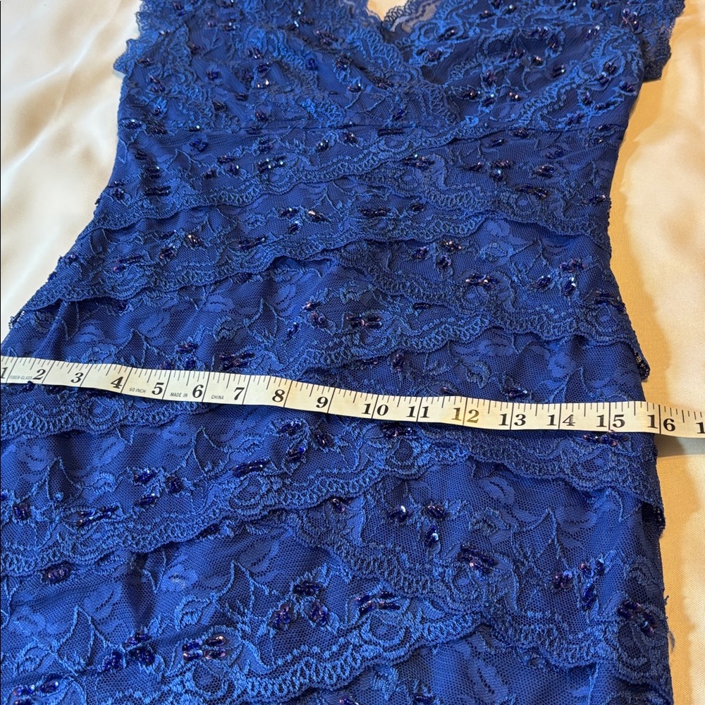 Marina Cobalt Blue Lace and Sequined V Neck Dress Size 6 - Picture 14 of 16
